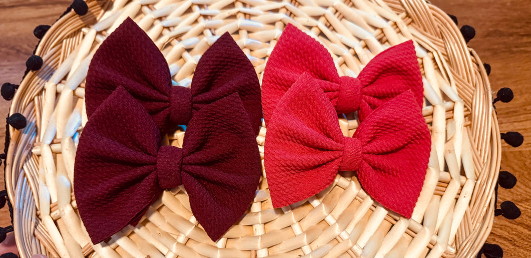 4” Bow Piggies (please put clips or on nylon in notes at checkout)